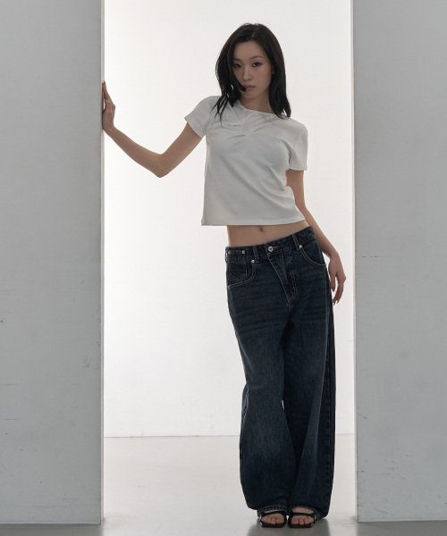 ZIZEMUSEUM(ジゼミュージアム)の「SLASH PINTUCK T-SHIRT (WHITE)(Tシャツ/カットソー・レディース・その他・SMALL/MEDIUM/LARGE)」の4枚目の写真