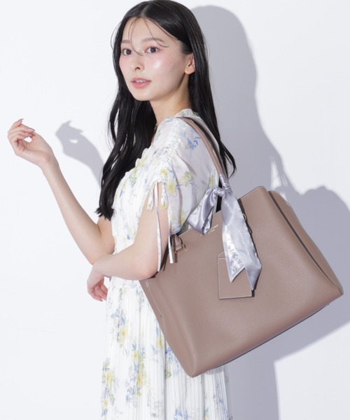 JILL by JILL STUART(ジルバイジルスチュアート)の「スカーフ付きトートバッグ(トートバッグ・レディース・グレー/ブラック/モカ・FREE)」の11枚目の写真