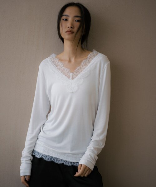 SHENERY(シーナリー)の「レースドッキングカットソー(Tシャツ/カットソー・レディース・ブラック/オフホワイト・FREE)」の1枚目の写真