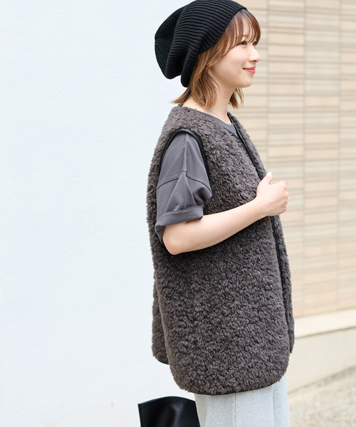 JOURNAL STANDARD relume(ジャーナルスタンダード レリューム)の「《追加》シープフェイクファージップベスト(ベスト・レディース・チャコールグレー/ベージュ・FREE)」の8枚目の写真