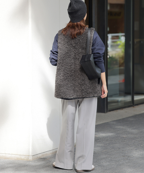 JOURNAL STANDARD relume(ジャーナルスタンダード レリューム)の「《追加》シープフェイクファージップベスト(ベスト・レディース・チャコールグレー/ベージュ・FREE)」の20枚目の写真