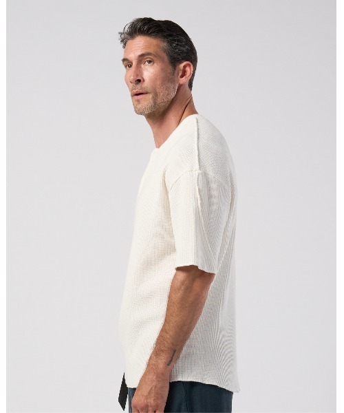 wjk(ダヴルジェイケイ)の「hard dry waffle fly-front henley S/S(Tシャツ/カットソー・メンズ・ピンク/ホワイト/ネイビー/チャコール・SMALL/X-LARGE/MEDIUM/LARGE)」の17枚目の写真