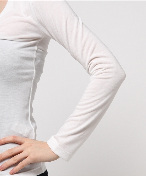 MOUSSY（マウジー）の「DEEP V/N LS/TSJ（Tシャツ/カットソー・レディース・ブラック/オフホワイト/トップグレー・FREE）」の11枚目の写真