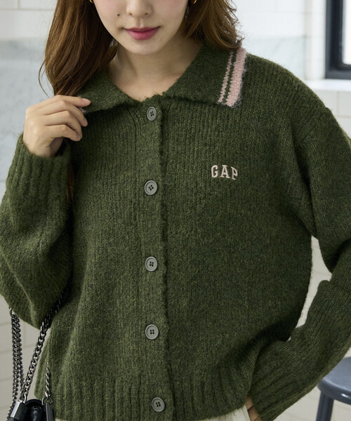 GAP(ギャップ)の「PUBLUX × GAP/ギャップ 別注 襟 配色 フェザー ニット カーディガン 限定展開(カーディガン/ボレロ・レディース・ベージュ/チャコールグレー/ブラウン/オリーブ・フリ-)」の4枚目の写真