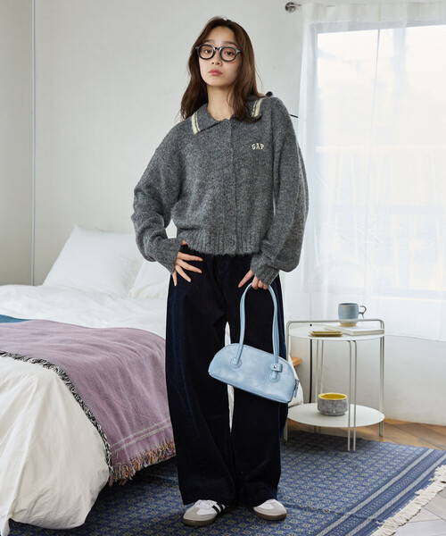 GAP(ギャップ)の「PUBLUX × GAP/ギャップ 別注 襟 配色 フェザー ニット カーディガン 限定展開(カーディガン/ボレロ・レディース・ベージュ/チャコールグレー/ブラウン/オリーブ・フリ-)」の9枚目の写真