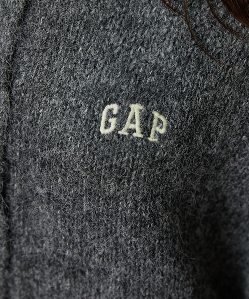 GAP(ギャップ)の「PUBLUX × GAP/ギャップ 別注 襟 配色 フェザー ニット カーディガン 限定展開(カーディガン/ボレロ・レディース・ベージュ/チャコールグレー/ブラウン/オリーブ・フリ-)」の12枚目の写真