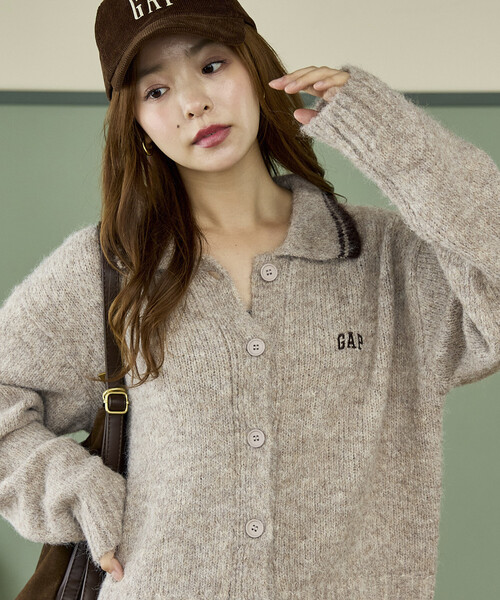 GAP(ギャップ)の「PUBLUX × GAP/ギャップ 別注 襟 配色 フェザー ニット カーディガン 限定展開(カーディガン/ボレロ・レディース・ベージュ/チャコールグレー/ブラウン/オリーブ・フリ-)」の14枚目の写真