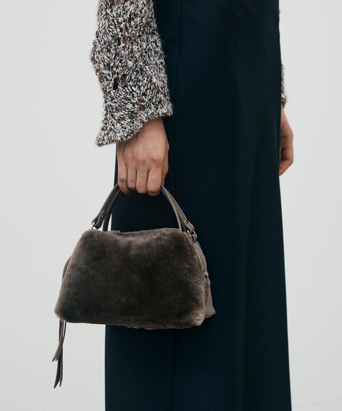 RIPANI(リパーニ)の「RIPANI RONDINE ムートンコンビ ショルダーバッグ S(ショルダーバッグ・レディース・ブラック系その他/グレー系その他2・FREE)」の3枚目の写真