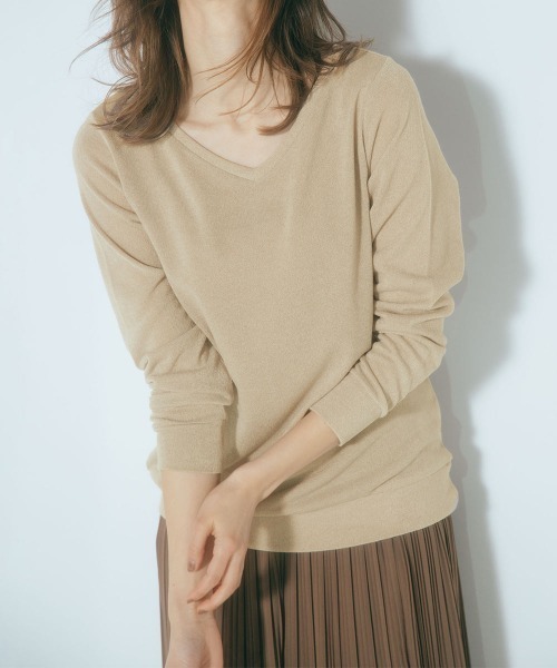 RANAN(ラナン)の「レディシルエットVネックプルオーバー(Tシャツ/カットソー・レディース・ダークグリーン/ブラック×ホワイト/グレイッシュベージュ/オフホワイト/グレー/ブラック/ネイビー/キャメル/ボルドー/カーキ/マスタード・X-LARGE/MEDIUM/XX-LARGE/LARGE/LL/3L/M/L)」の6枚目の写真