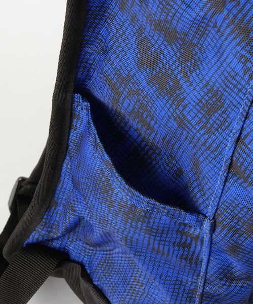 NIKE（ナイキ）の「【NIKE(ナイキ)】シャイアンプリント バックパック20（バックパック/リュック・キッズ・ダークグレー/コバルトブルー・FREE）」の7枚目の写真