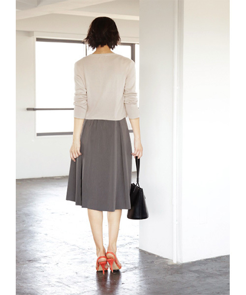 STYLE DELI(スタイルデリ)の「リボン付きハイウエストフレアスカート(スカート・レディース・ブラック/グレー・SMALL/MEDIUM)」の7枚目の写真