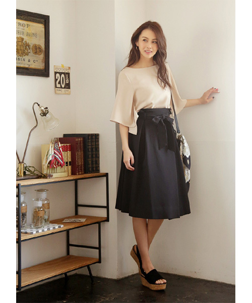 STYLE DELI(スタイルデリ)の「リボン付きハイウエストフレアスカート(スカート・レディース・ブラック/グレー・SMALL/MEDIUM)」の9枚目の写真
