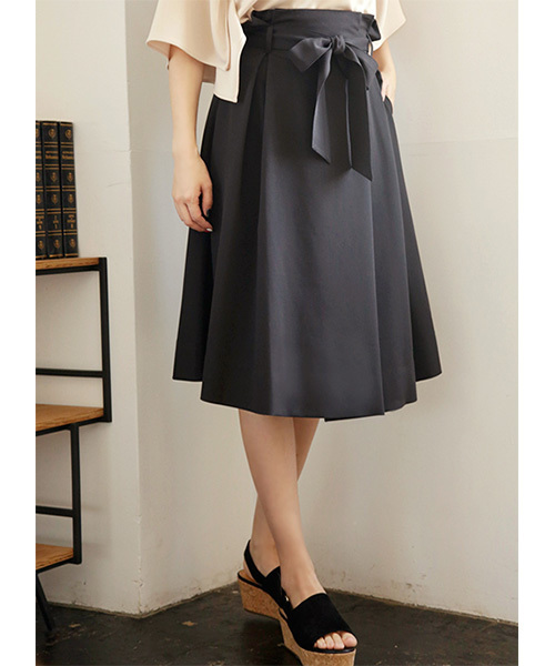 STYLE DELI(スタイルデリ)の「リボン付きハイウエストフレアスカート(スカート・レディース・ブラック/グレー・SMALL/MEDIUM)」の11枚目の写真