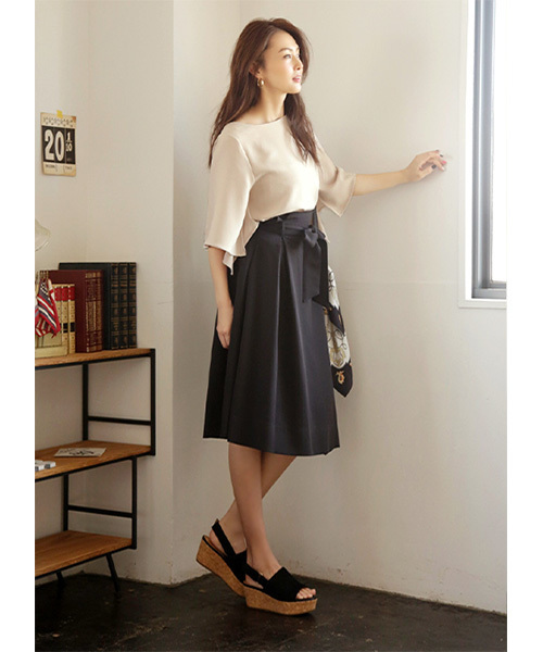 STYLE DELI(スタイルデリ)の「リボン付きハイウエストフレアスカート(スカート・レディース・ブラック/グレー・SMALL/MEDIUM)」の12枚目の写真