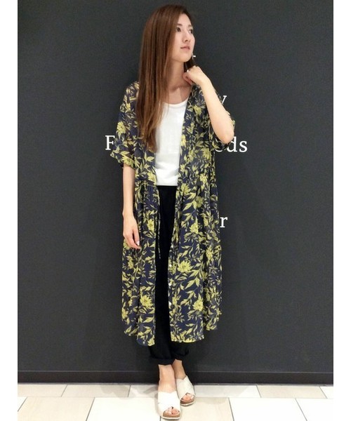 LBC（エルビーシー）の「花柄プリントワンピース（ワンピース・レディース・ネイビー/オフホワイト・LARGE/MEDIUM）」の2枚目の写真