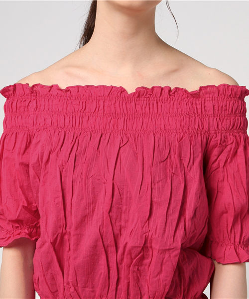 MERLOT（メルロー）の「ギャザーオフショルトップス1054（シャツ/ブラウス・レディース・ブラック/オフホワイト/ベージュ/レッド・FREE）」の8枚目の写真