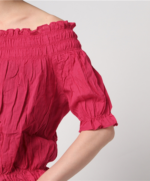 MERLOT（メルロー）の「ギャザーオフショルトップス1054（シャツ/ブラウス・レディース・ブラック/オフホワイト/ベージュ/レッド・FREE）」の10枚目の写真