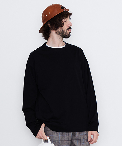 UNITED TOKYO(ユナイテッドトウキョウ)の「ロングスリーブビッグシルエットカットソー(Tシャツ/カットソー・メンズ・オフホワイト/カーキ/ピンク/ブラック/イエロー/ラベンダー/ブラウン/グリーン/オレンジ/ブルー・2/1/3)」の3枚目の写真