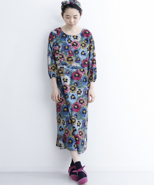 Merlot メルロー の モザイクフラワー柄ワンピース7326 ワンピース Wear