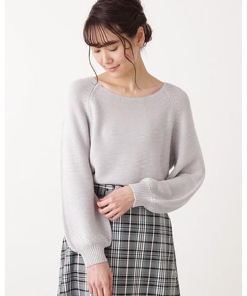 NATURAL BEAUTY BASIC（ナチュラルビューティーベーシック）の「スプリングラメガーターニット（ニット/セーター・レディース・グレー/オフホワイト/イエロー/ブルー・MEDIUM）」の3枚目の写真