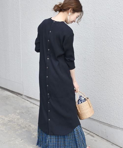 SHIPS（シップス）の「ギャラクシーリブスナップワンピース（ワンピース・レディース・ライトブルー/ブラック/ベージュ・ONE SIZE）」の7枚目の写真