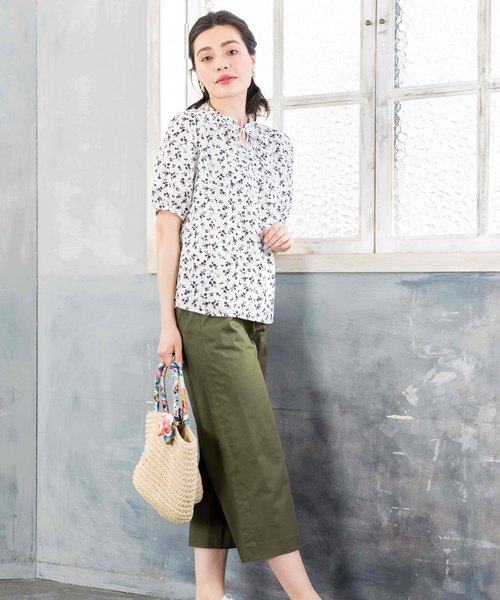 Petit Honfleur（プチオンフルール）の「◇カタログ掲載◇小花柄ブラウス（シャツ/ブラウス・レディース・グリーン/ホワイト・11号/9号/13号）」の8枚目の写真