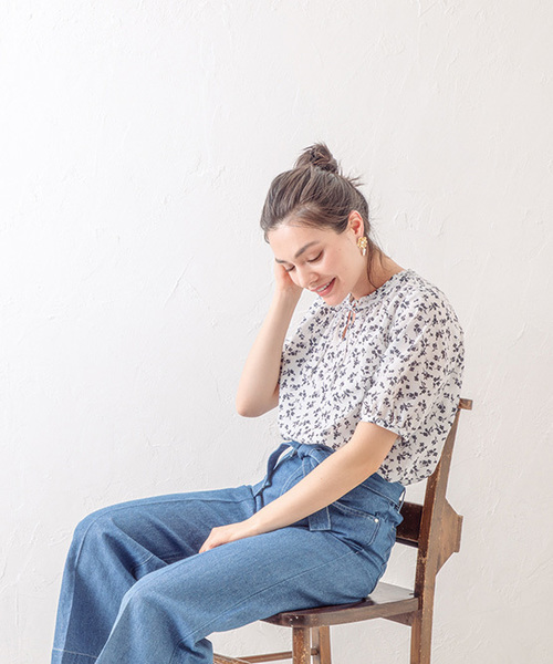 Petit Honfleur（プチオンフルール）の「◇カタログ掲載◇小花柄ブラウス（シャツ/ブラウス・レディース・グリーン/ホワイト・11号/9号/13号）」の10枚目の写真