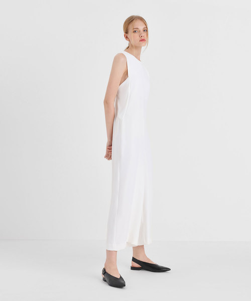 CHARLES & KEITH(チャールズ & キース)の「ヴイカット スリングバックフラット / V-Cut Slingback Flats(サンダル・レディース・ブラック/ダークブルー/ライラック・22.5cm/23cm/23.5cm/24.5cm)」の8枚目の写真