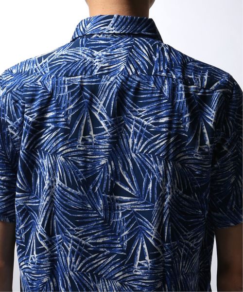 EDIFICE（エディフィス）の「Matteucci / Belesto 別注 リーフパターン オープンカラー シャツ（シャツ/ブラウス・メンズ・ブルー・MEDIUM/SMALL）」の2枚目の写真