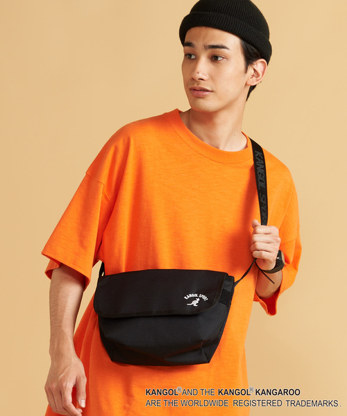 KANGOL（カンゴール）の「∴WEGO/KANGOL SPORT別注フラップショルダーバッグ（ショルダーバッグ・メンズ・ブラック・FREE）」の2枚目の写真