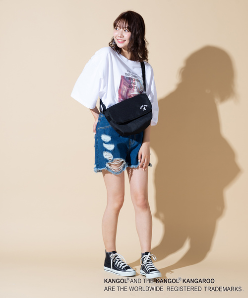 KANGOL（カンゴール）の「∴WEGO/KANGOL SPORT別注フラップショルダーバッグ（ショルダーバッグ・メンズ・ブラック・FREE）」の4枚目の写真