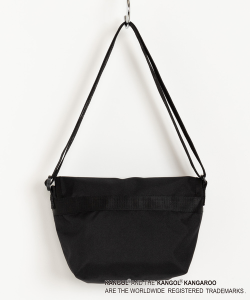KANGOL（カンゴール）の「∴WEGO/KANGOL SPORT別注フラップショルダーバッグ（ショルダーバッグ・メンズ・ブラック・FREE）」の8枚目の写真