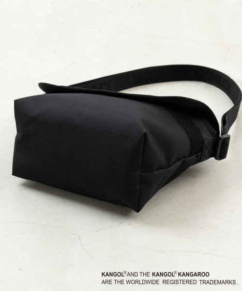 KANGOL（カンゴール）の「∴WEGO/KANGOL SPORT別注フラップショルダーバッグ（ショルダーバッグ・メンズ・ブラック・FREE）」の9枚目の写真