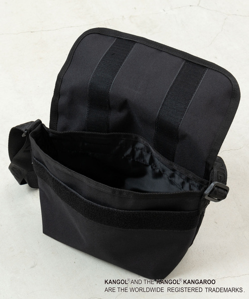 KANGOL（カンゴール）の「∴WEGO/KANGOL SPORT別注フラップショルダーバッグ（ショルダーバッグ・メンズ・ブラック・FREE）」の10枚目の写真
