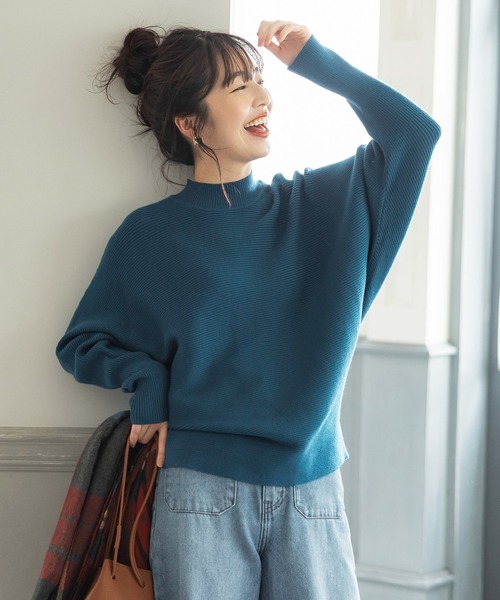 coca（coca）（コカ）の「しっとりやわらか ボトルネックドルマンニット（ニット/セーター・レディース・ブラック/ベージュ/ブラウン/アイボリー/ブルー/グリーン/パープル/イエロー/ブルー系その他/ライトブルー/チャコール・ONE SIZE/L/M）」の9枚目の写真