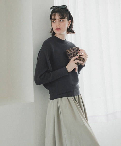 coca（coca）（コカ）の「しっとりやわらか ボトルネックドルマンニット（ニット/セーター・レディース・ブラック/ベージュ/ブラウン/アイボリー/ブルー/グリーン/パープル/イエロー/ブルー系その他/ライトブルー/チャコール・ONE SIZE/L/M）」の12枚目の写真