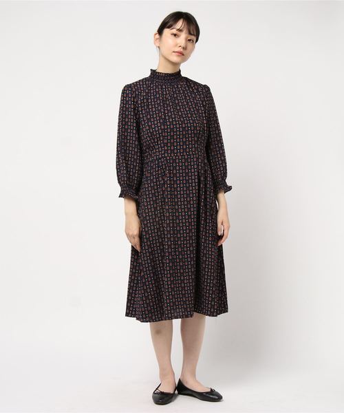 BELLUNA(ベルーナ)の「シャーリング使いプリントワンピース(ワンピース・レディース・アニマル/ネイビー/マスタード・LARGE/X-LARGE/MEDIUM)」の14枚目の写真