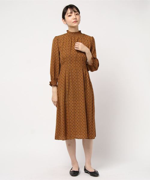 BELLUNA(ベルーナ)の「シャーリング使いプリントワンピース(ワンピース・レディース・アニマル/ネイビー/マスタード・LARGE/X-LARGE/MEDIUM)」の13枚目の写真