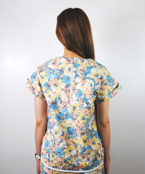 SILAS(サイラス)の「FLOWER TOP(Tシャツ/カットソー・レディース・ブルー・ONE SIZE)」の3枚目の写真