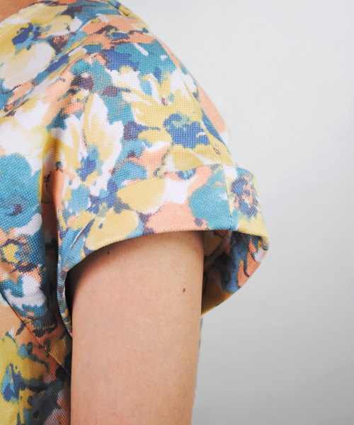 SILAS(サイラス)の「FLOWER TOP(Tシャツ/カットソー・レディース・ブルー・ONE SIZE)」の5枚目の写真