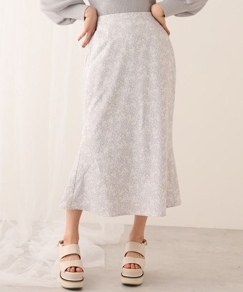 one after another NICE CLAUP(ワンアフターアナザーナイスクラップ)の「花柄マーメードスカート(スカート・レディース・オフホワイト/グリーン/グリーン系その他/パープル系その他・FREE)」の4枚目の写真