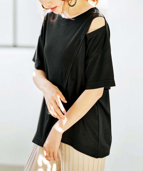 GeeRA(ジーラ)の「ショルダースリットTシャツ(Tシャツ/カットソー・レディース・ホワイト/カーキ/ブラック/マスタード/モカ・MEDIUM/LARGE/X-LARGE/XX-LARGE/SMALL)」の1枚目の写真