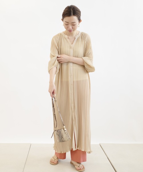 DouDou（ドゥドゥ）の「プリーツワンピース（ワンピース・レディース・ベージュ/オフホワイト/カーキ・FREE）」の17枚目の写真