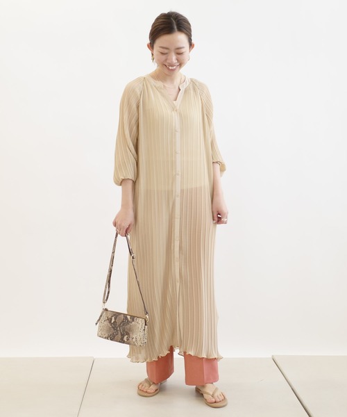 DouDou（ドゥドゥ）の「プリーツワンピース（ワンピース・レディース・ベージュ/オフホワイト/カーキ・FREE）」の6枚目の写真