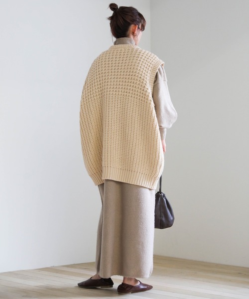 select MOCA（セレクトモカ）の「ワンショルダーケーブル編みニット（ニット/セーター・レディース・グレイッシュベージュ/ライトグリーン/アイボリー/ブラック・FREE）」の10枚目の写真