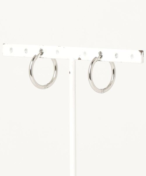 Mag.（マグ）の「ステンレス　18mmフープピアス（ピアス（両耳用）・メンズ・シルバー/ゴールド/ブラック・FREE）」の6枚目の写真