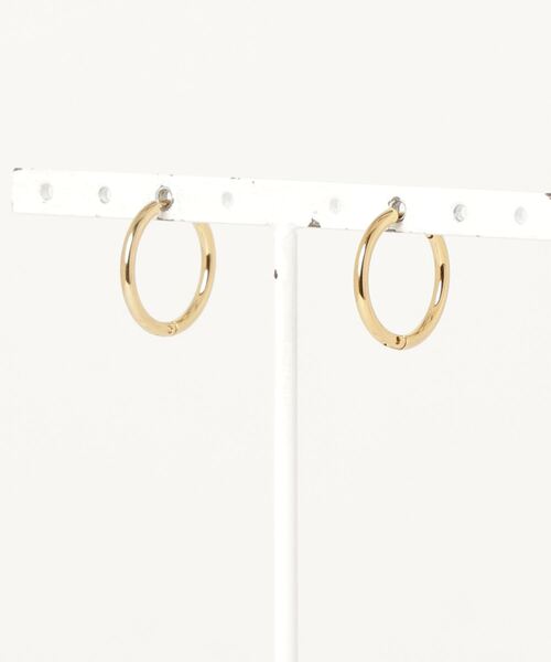 Mag.（マグ）の「ステンレス　18mmフープピアス（ピアス（両耳用）・メンズ・シルバー/ゴールド/ブラック・FREE）」の8枚目の写真