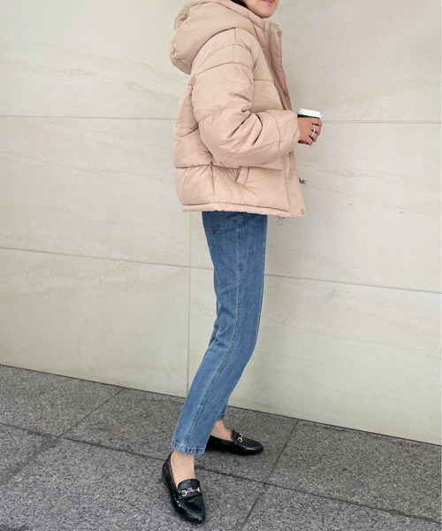 Meli rich（メリーリッチ）の「ほどよい丈感。エコダウンフードボリュームブルゾン（ダウンジャケット/コート・レディース・ライトベージュ/ブラウン/ブラック/アイボリー/ライトカーキ/モカ/ベージュ/ブラック系/オフホワイト/ベージュ系その他2/ブラウン系その他2/ブラック系その他2・MEDIUM）」の18枚目の写真