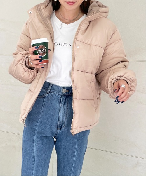 Meli rich（メリーリッチ）の「ほどよい丈感。エコダウンフードボリュームブルゾン（ダウンジャケット/コート・レディース・ライトベージュ/ブラウン/ブラック/アイボリー/ライトカーキ/モカ/ベージュ/ブラック系/オフホワイト/ベージュ系その他2/ブラウン系その他2/ブラック系その他2・MEDIUM）」の16枚目の写真