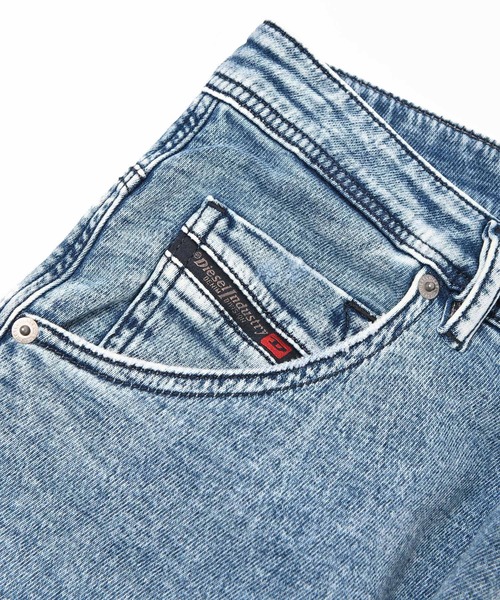DIESEL（ディーゼル）の「DIESEL (ディーゼル) KROOLEY JoggJeans ダメージ加工 ジョグジーンズ（デニムパンツ・メンズ・ブルー・31inch）」の3枚目の写真